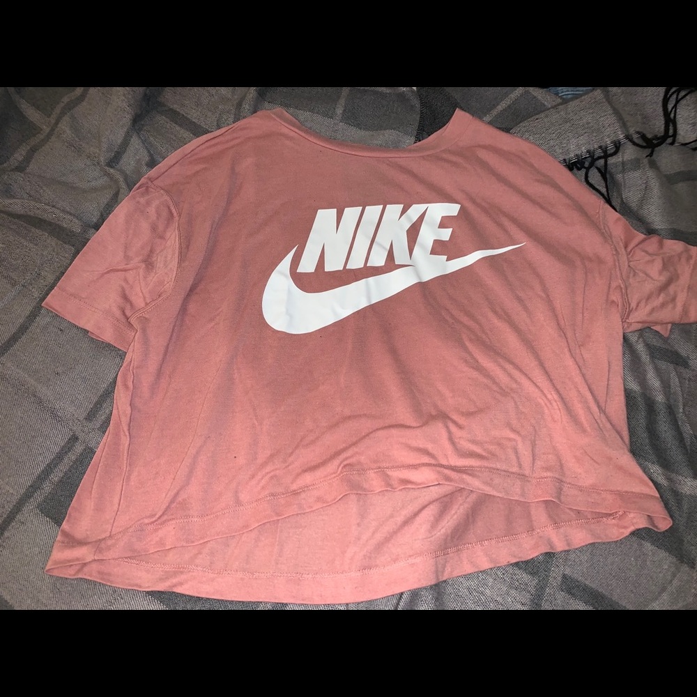 Nike women’s athletic top